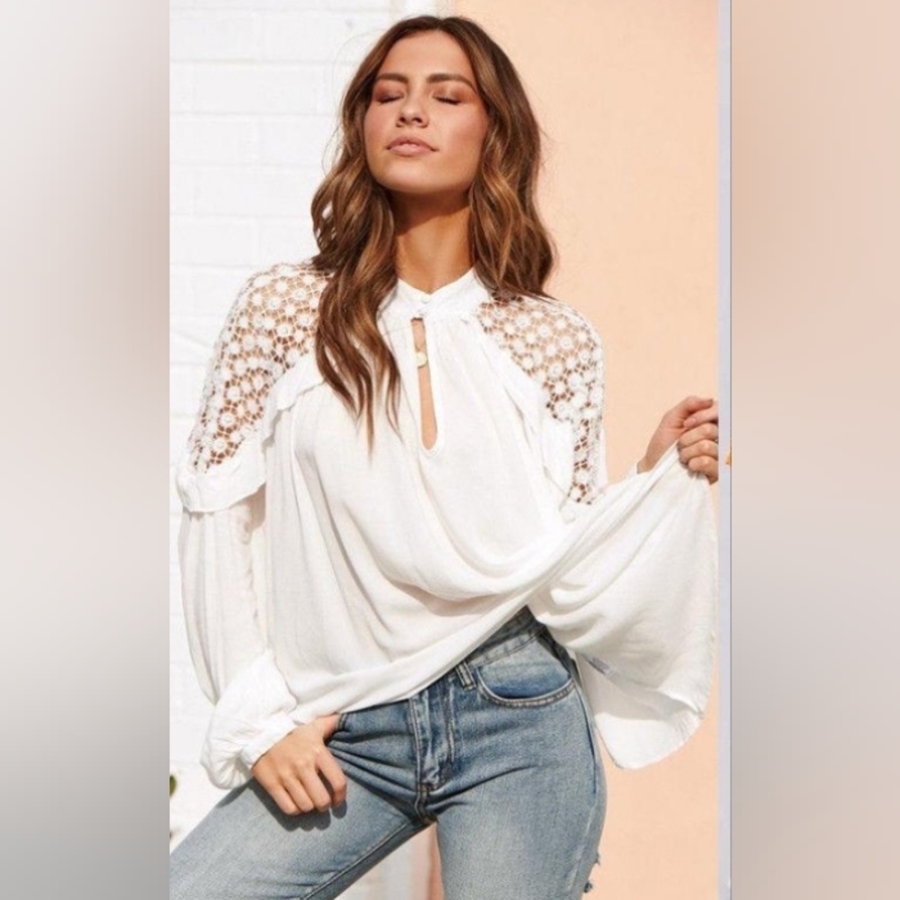 🦄Free People Oversize Long Sleeve knit shoulder TOP